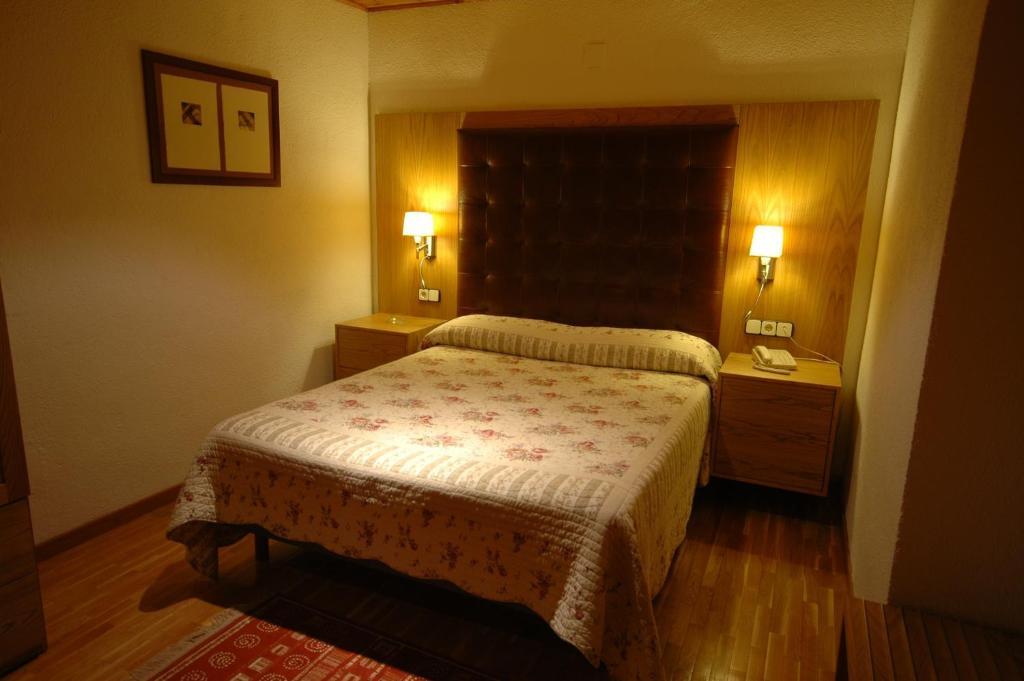 Hotel Els Puis Esterri D'Aneu Phòng bức ảnh